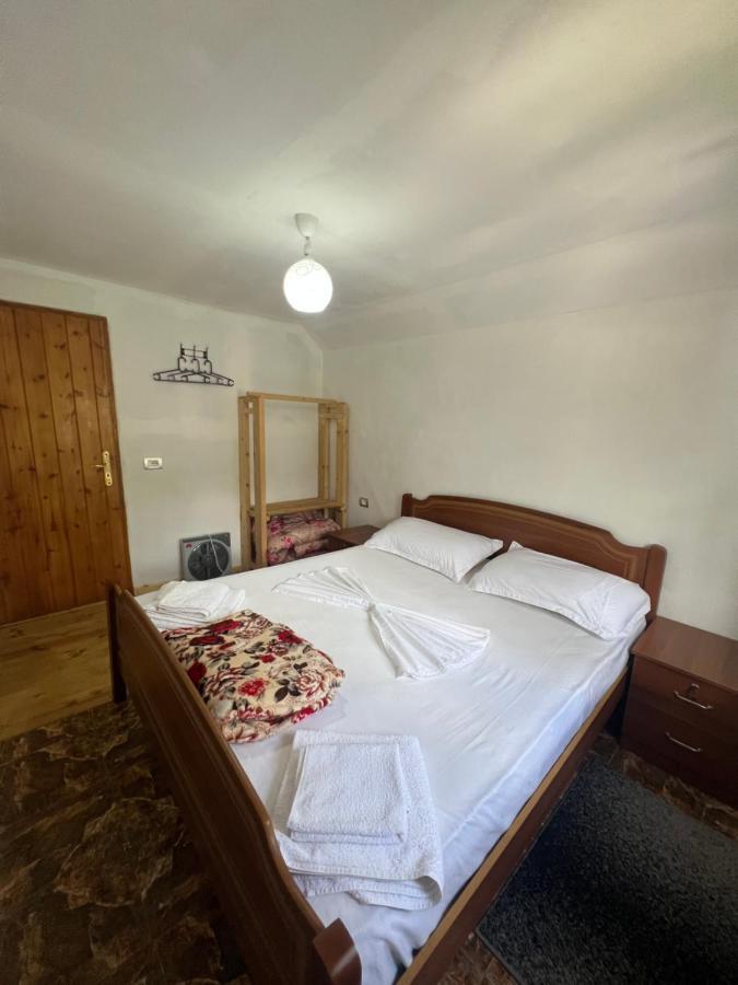 Guest House Gjelaj Теті Екстер'єр фото