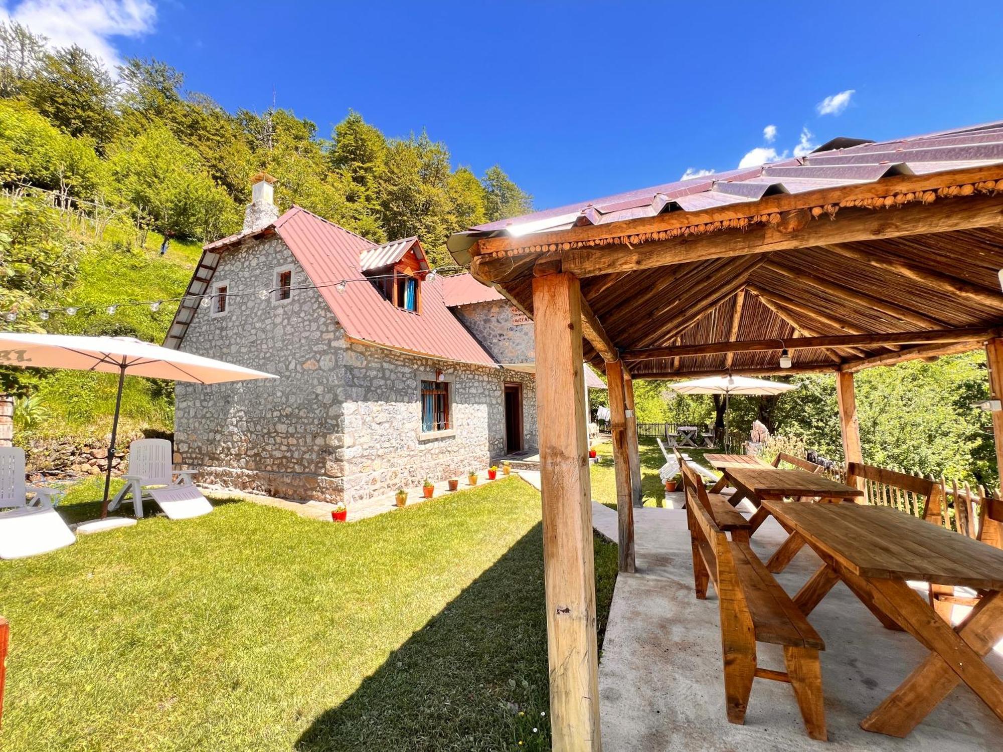 Guest House Gjelaj Теті Екстер'єр фото