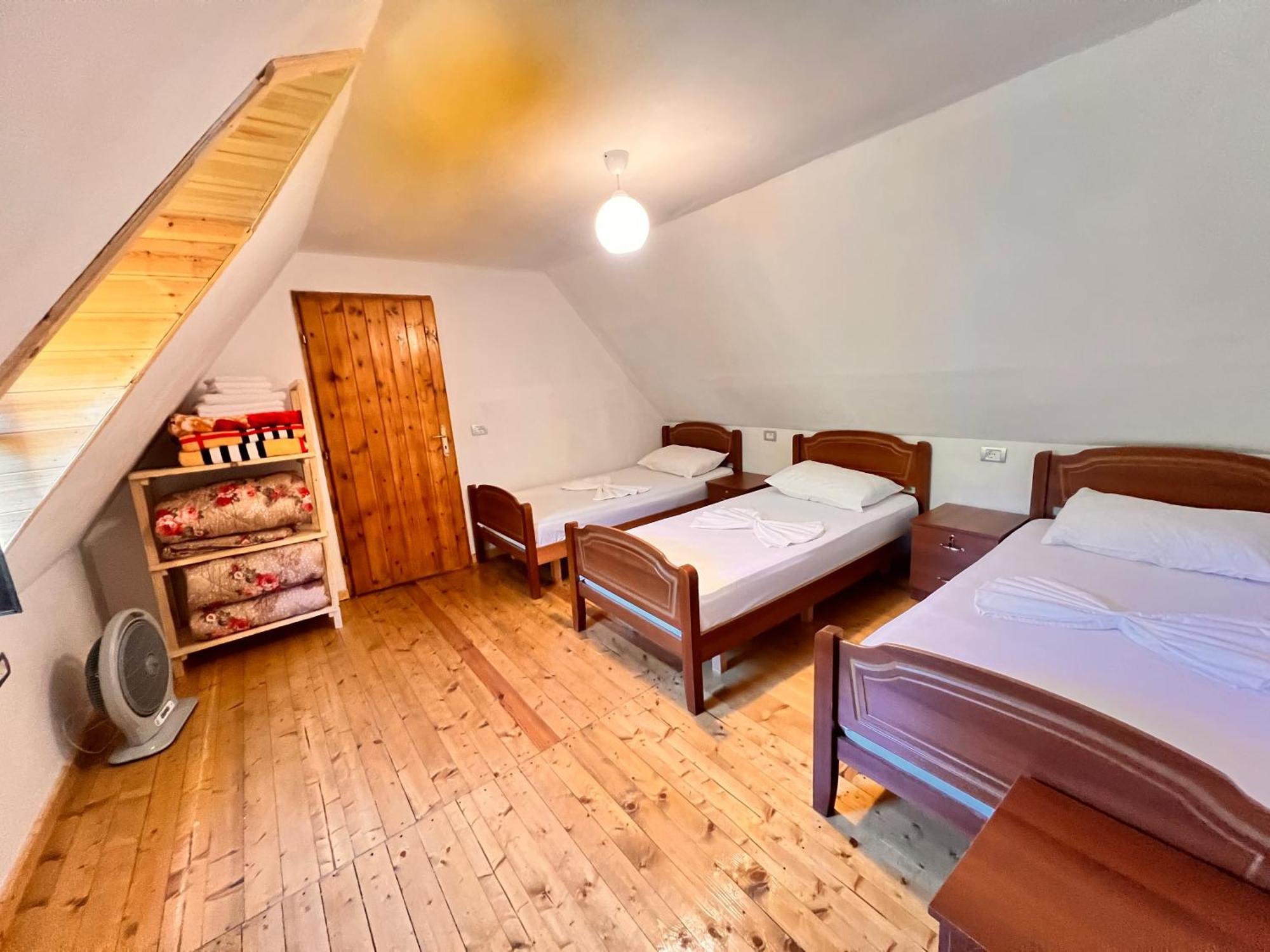 Guest House Gjelaj Теті Екстер'єр фото